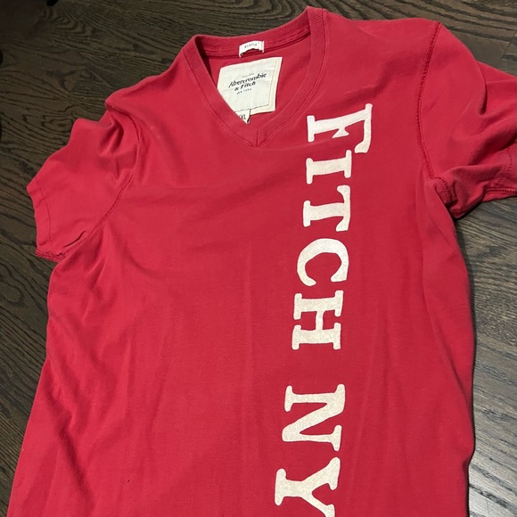 Abercrombie & Fitch mens v-neck tee - Picture 2 of 3